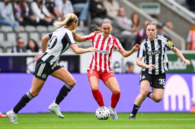 Vilde Boe Risa of Athletico Madrid Women and Emily Murphy of Newcastle United Women Newcastle United Women v Atletico Madrid Women, Pre Season Friendly, Football, St James Park, Newcastle, UK - 09 Aug 2025Newcastle St James Park United Kingdom EDITORIAL USE ONLY No use with unauthorised audio, video, data, fixture lists, club league logos or live services. Online in-match use limited to 120 images, no video emulation. No use in betting, games or single club league player publications. Copyright: xGreigxCowie Shutterstockx 15433744e
