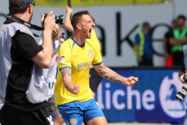 Braunschweig vs Fürth, 2 BL Braunschweig, 09 08 2025, FOOTBALL Eintracht Braunschweig vs SpVgg Greuther Fürth, 2 BL, Season 2025 26 Sebastian Polter Eintracht Braunschweig celebrates after his penalty goal for 3 2 Braunschweig