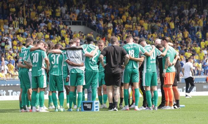 Team Circle Fuerth Football, Men, Season 2025 2026 2 BL, Eintracht Stadion, Eintracht Braunschweig vs Spielvereinigung Greuther Fuerth 3 2 DFL REGULATIONS PROHIBIT ANY USE OF PHOTOGRAPHS AS IMAGE SEQUENCES AND OR QUASI VIDEO