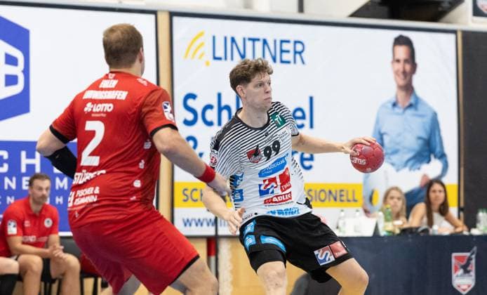 09 08 2025 Handball Sporthalle Schwaz Ost, Osthalle, Tirol, Austria Silberregion Karwendel Cup 3rd place match Sparkasse Schwaz Handball Tirol white Eulen Ludwigshafen red Picture 2 Frederic Stüber Ludwigshafen , 99 Johannes Demmerer Schwaz