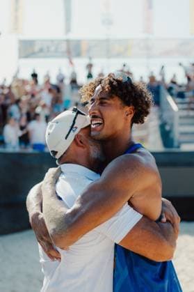 Beach volleyball, Beachvolleyball - Baden Challenge BADEN,AUSTRIA,09.AUG.25 - BEACH VOLLEYBALL - FIVB World Tour - Baden Challenge. Image shows the rejoicing of Calvin Aye (FRA) and his coach.  GEPAxpictures xAlexanderxSolc