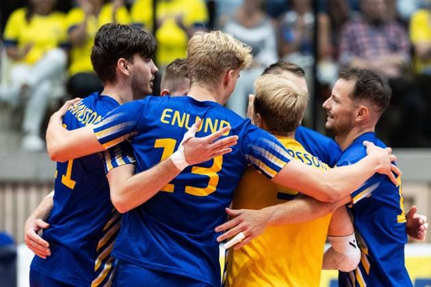 250809 Players of Sweden celebrate during Eurovolley Qualifier match between Sweden and Spain on August 9, 2025 in Habo Photo Robert Boman BILDBYRAN kod XZ XZ0216 volleyball volleyball landslaget sverige spanien national team bbeng em kval em kval herrlandslaget jubel  Copyright: ROBERTxBOMAN BB250809BB566