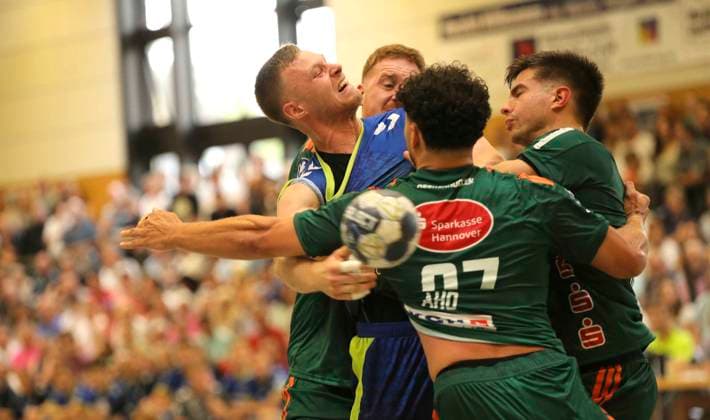 Photo goal throw by Kristjan Horzen Gummersbach against Sindre AHO and Lukas STUTZKE and Renars Uscins Handball Men international, pre-season preparation at the Heide Cup in Schneverdingen on Sat 09 08 2025 Hannover Burgdorf VfL Gummerbach