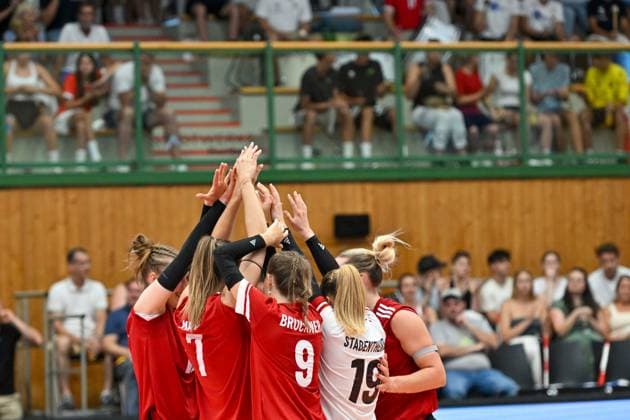 VOLLEYBALL - CEV EURO Quali, AUT vs MKD HARTBERG,AUSTRIA,09.AUG.25 - VOLLEYBALL - CEV Women s European Volleyball Championship 2026, qualification, OEVV international match, Länderspiel, Nationalmannschaft Austria vs North Macedonia. Image shows the rejoicing of AUT.  GEPAxpictures xAvnixRetkoceri
