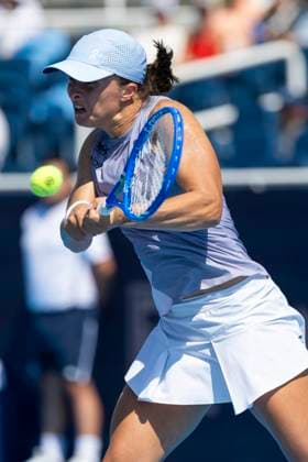 August 9, 2025, Mason, Ohio, USA: Mason, Ohio; Cincinnati Open Tennis Tournament - 2025 08 09 - Iga Swiatek plays a ball against opponent Anastasia Potapova. - ZUMAPress Mason USA - ZUMAn24_ 20250809_zaf_n24_036 Copyright: xWallyxNellx