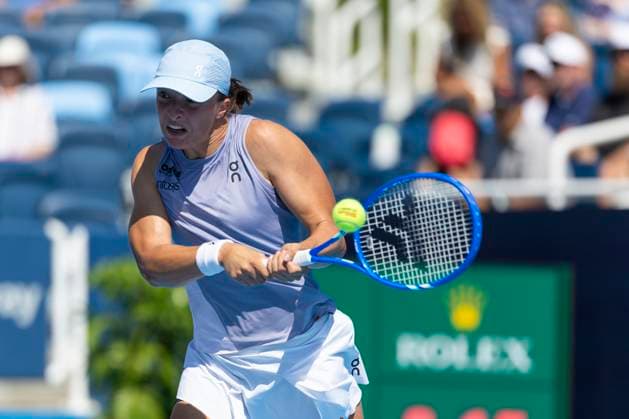 August 9, 2025, Mason, Ohio, USA: Mason, Ohio; Cincinnati Open Tennis Tournament - 2025 08 09 - Iga Swiatek plays a ball against opponent Anastasia Potapova. - ZUMAPress Mason USA - ZUMAn24_ 20250809_zaf_n24_029 Copyright: xWallyxNellx