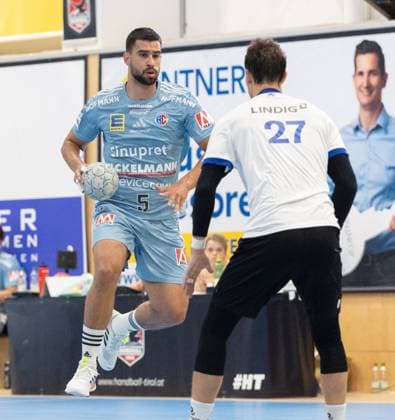 09 08 2025 Handball Sporthalle Schwaz Ost, Osthalle, Tirol, Austria Silberregion Karwendel Cup Final HC Erlangen blue ThSV Eisenach white Picture 5 Milos Kos Erlangen , 27 Philipp Meyer Eisenach
