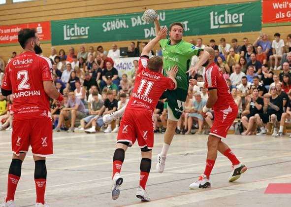 09 08 2025, xovx, Handball Lindencup 2025, HSG Wetzlar MT Melsungen f l Ruben Marchan MT Melsungen , Dimitri Ignatow MT Melsungen , Dominik Mappes HSG Wetzlar , Adrian Sipos MT Melsungen Linden Stadthalle Hessen Germany EN