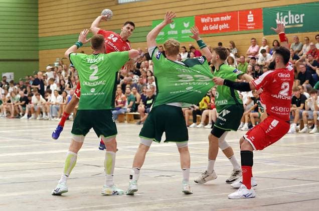 09 08 2025, xovx, Handball Lindencup 2025, HSG Wetzlar MT Melsungen v l Nikola Grahovac HSG Wetzlar , Alexandre Cavalcanti MT Melsungen , Georg Löwen HSG Wetzlar , Niklas Theiß HSG Wetzlar , Ruben Marchan MT Melsungen Linden Stadthalle Hessen Germany EN
