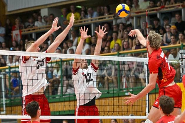 VOLLEYBALL - CEV Euro Quali, AUT vs BEL HARTBERG,AUSTRIA,09.AUG.25 - VOLLEYBALL - CEV European Volleyball Championship 2026, qualification, OEVV international match, Länderspiel, Nationalmannschaft Austria vs Belgium. Image shows Matthaeus Jurkovics, Alexander Berger (AUT) and Ferre Reggers (BEL).  GEPAxpictures xAvnixRetkoceri