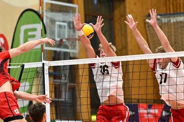 VOLLEYBALL - CEV Euro Quali, AUT vs BEL HARTBERG,AUSTRIA,09.AUG.25 - VOLLEYBALL - CEV European Volleyball Championship 2026, qualification, OEVV international match, Länderspiel, Nationalmannschaft Austria vs Belgium. Image shows Lukas Glatz and Nicolai Grabmueller (AUT).  GEPAxpictures xAvnixRetkoceri