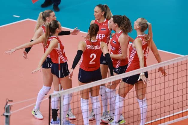 Croatia v Kosovo: CEV EuroVolley 2026 Qualifiers Luna Becic, Mirta Freund, Josipa Markovic and Martina Samadan of Croatia celebrate a point during the CEV EuroVolley 2026 Qualification Phase group G Leg 4 match between Croatia and Kosovo at Gradski vrt Hall in Osijek, Croatia, on August 9, 2025.  DavorxJavorovic PIXSELL