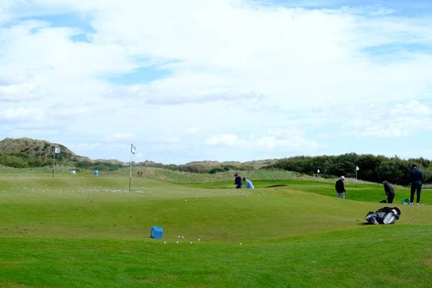 UK: Nexo Championship, Old Course at Trump International Golf Links, Aberdeen, Scotland on 09 August 2025: Pictured: Players practice their short game during the third round of the Nexo Championship 2025 at Trump International Golf Links, Aberdeenshire, Scotland Aberdeen Trump International Golf Links Scotland Copyright: xAlexxToddx