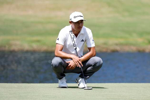 MEMPHIS, TN - AUGUST 09: Collin Morikawa of the United States reads a putt on No. 11 during the third round of the FedEx St. Jude Championship, August 9, 2025, at TPC Southward in Memphis, Tennessee. (Photo by Matthew Maxey Icon Sportswire) GOLF: AUG 09 PGA, Golf Herren FedEx Cup Playoffs - FedEx St. Jude Championship EDITORIAL USE ONLY Icon250809057