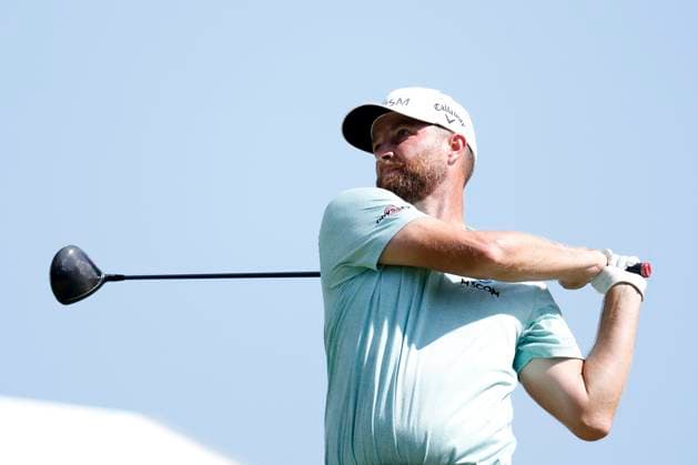 MEMPHIS, TN - AUGUST 09: Chris Kirk of the United States watches his tee shot on No. 18 during the third round of the FedEx St. Jude Championship, August 9, 2025, at TPC Southward in Memphis, Tennessee. (Photo by Matthew Maxey Icon Sportswire) GOLF: AUG 09 PGA, Golf Herren FedEx Cup Playoffs - FedEx St. Jude Championship EDITORIAL USE ONLY Icon250809068