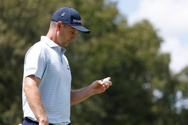 MEMPHIS, TN - AUGUST 09: Justin Rose of England examines his ball after putting on No. 8 during the third round of the FedEx St. Jude Championship, August 9, 2025, at TPC Southward in Memphis, Tennessee. (Photo by Matthew Maxey Icon Sportswire) GOLF: AUG 09 PGA, Golf Herren FedEx Cup Playoffs - FedEx St. Jude Championship EDITORIAL USE ONLY Icon250809039