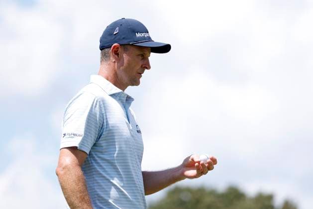 MEMPHIS, TN - AUGUST 09: Justin Rose of England examines his ball after putting on No. 8 during the third round of the FedEx St. Jude Championship, August 9, 2025, at TPC Southward in Memphis, Tennessee. (Photo by Matthew Maxey Icon Sportswire) GOLF: AUG 09 PGA, Golf Herren FedEx Cup Playoffs - FedEx St. Jude Championship EDITORIAL USE ONLY Icon250809040