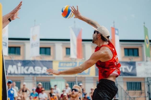 Beach volleyball, Beachvolleyball - Baden Challenge BADEN,AUSTRIA,10.AUG.25 - BEACH VOLLEYBALL - FIVB World Tour - Baden Challenge. Image shows Miles Evans (USA).  GEPAxpictures xAlexanderxSolc