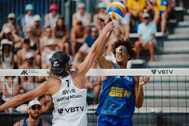 Beach volleyball, Beachvolleyball - Baden Challenge BADEN,AUSTRIA,10.AUG.25 - BEACH VOLLEYBALL - FIVB World Tour - Baden Challenge. Image shows Jacob Hoelting Nilsson (SWE) and Calvin Aye (FRA).  GEPAxpictures xAlexanderxSolc