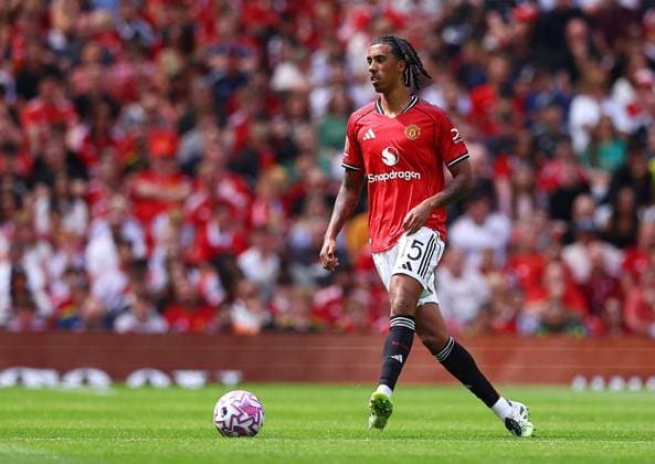 Leny Yoro of Manchester United, ManU Manchester United v Fiorentina, Pre Season Friendly, Football, Old Trafford, Manchester, UK - 09 Aug 2025Manchester Old Trafford United Kingdom EDITORIAL USE ONLY No use with unauthorised audio, video, data, fixture lists, club league logos or live services. Online in-match use limited to 120 images, no video emulation. No use in betting, games or single club league player publications. Copyright: xMattxWest Shutterstockx 15433742cp