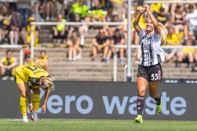 Test match women Borussia Dortmund Juventus Turin 10 08 2025 Abi Brighton Juventus Turin, 33 cheers after her goal in the test match between Borussia Dortmund and Juventus Turin, on 10 08 2025, Stadion Rote Erde, Dortmund Copyright: xBEAUTIFULxSPORTS Meuselx