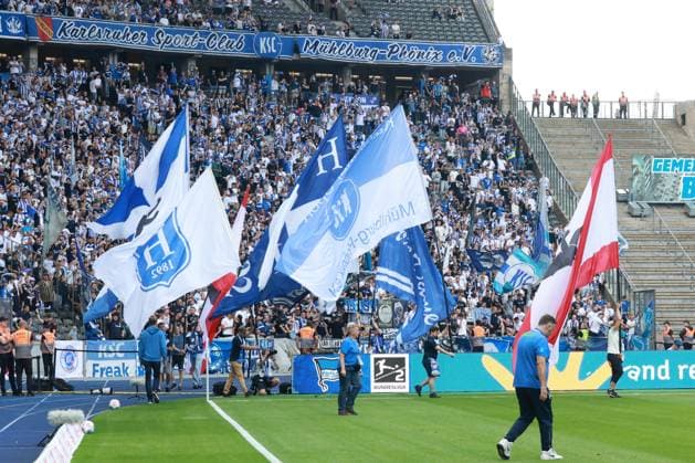 DEU, DFL, 2 FBL, Hertha BSC vs Karlsruher SC, 10 08 2025, Berliner Olympiastadion, Berlin, DEU, DFL, 2 FBL, Hertha BSC vs Karlsruher SC, in the picture flags of both clubs DFL regulations prohibit any use of Photographs as image sequences and or quasi video nordphotoxGmbHx xEngler nph00076
