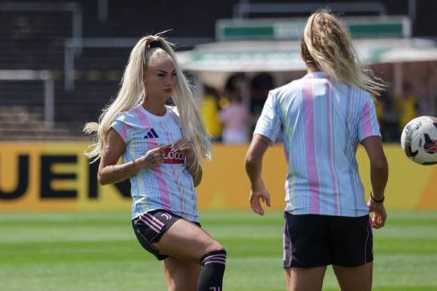 10 08 2025, xfanx, Football Test Match, Borussia Dortmund Women Juventus Turin Women v l Alisha Lehmann Juventus Turin DFL DFB REGULATIONS PROHIBIT ANY USE OF PHOTOGRAPHS as IMAGE SEQUENCES and or QUASI VIDEO Dortmund mfan