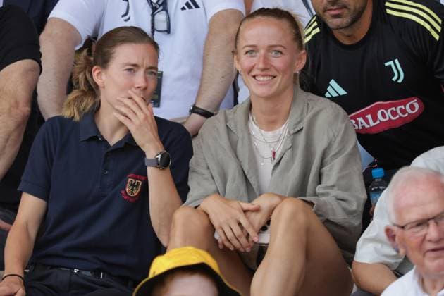10 08 2025, xfanx, football test match, Borussia Dortmund women Juventus Turin women v l the second national player Lea Schüller Schueller Germany in the stands DFL DFB REGULATIONS PROHIBIT ANY USE OF PHOTOGRAPHS as IMAGE SEQUENCES and or QUASI VIDEO Dortmund mfan