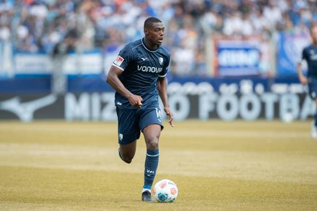 Mathis Clairicia VfL Bochum in action, on the ball, single action during the 2 Bundesliga match between VfL Bochum and SV 07 Elversberg, Vonovia Ruhrstadion on August 10, 2025 in Bochum, Germany Photo by Mario Hommes DeFodi Images Mathis Clairicia VfL Bochum controls the ball during the 2 Bundesliga match between VfL Bochum and SV 07 Elversberg at Vonovia Ruhrstadion on August 10, 2025 in Bochum, Germany Photo by Mario Hommes DeFodi Images
