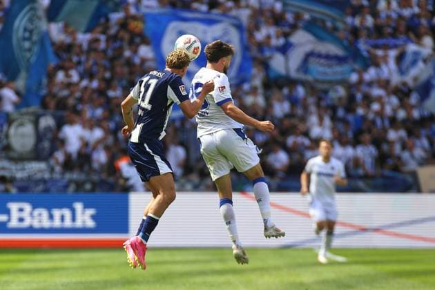 Berlin, Germany, 10 08 2025 Olympiastadion 2 Matchday, Season 2025 26, 2 Soccer Bundesliga Hertha BSC Karlsruher SC Márton Dárdai 31, Hertha BSC and Lilian Egloff 25, Karlsruher SC in a header duel Copyright: xdtsxNachrichtenagenturx dts_77735