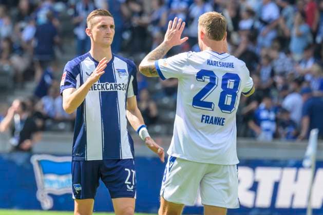 GER, Berlin, Soccer, Hertha BSC vs Karlsruher SC, KSC, DFB, 2 Bundesliga, Season 2025 2026, 10 08 25 v l Niklas Kolbe Hertha BSC , Marcel Franke KSC , say goodbye after the match, final score 0 0 after 90 plus 5 minutes injury time, DFB DFL REGULATIONS PROHIBIT ANY USE OF PHOTOGRAPHS AS IMAGE SEQUENCES AND OR QUASI VIDEO, Copyright: HMBxMedia UwexKoch