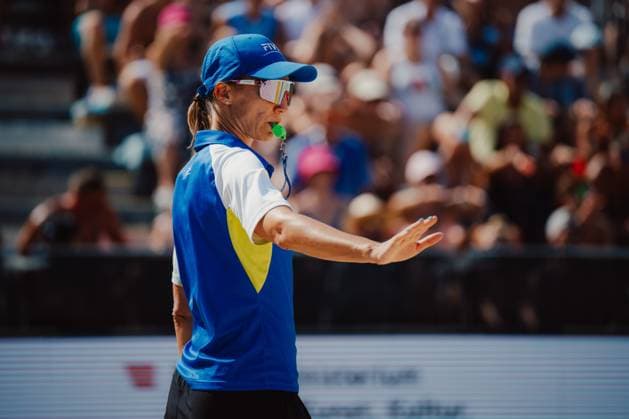 Beach volleyball, Beachvolleyball - Baden Challenge BADEN,AUSTRIA,10.AUG.25 - BEACH VOLLEYBALL - FIVB World Tour - Baden Challenge. Image shows the referee.  GEPAxpictures xAlexanderxSolc