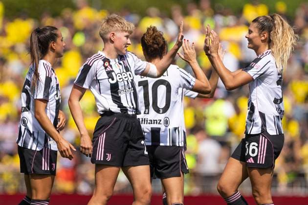 Test match women Borussia Dortmund Juventus Turin 10 08 2025 Cheering after the goal to 0 4 by Paulina Krumbiegel Juventus Turin, 27 in the test match between Borussia Dortmund and Juventus Turin, on 10 08 2025, Stadion Rote Erde, Dortmund Copyright: xBEAUTIFULxSPORTS Meuselx