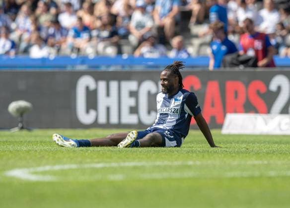 Soccer, Men, Season 2025 2026, 2 Bundesliga 2 Matchday , Hertha BSC Karlsruher SC, Deyovaisio Zeefuik Hertha BSC , Disappointment after final whistle, 10 08 2025, Copyright: xSebastianxRäppold MatthiasxKochx