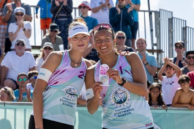Rock The Beach Tour Borkum, 10 08 2025 Elea Beutel, Leonie Klinke Rock The Beach Tour Borkum on 10 08 2025 Copyright: xBEAUTIFULxSPORTS PeterxWeberx
