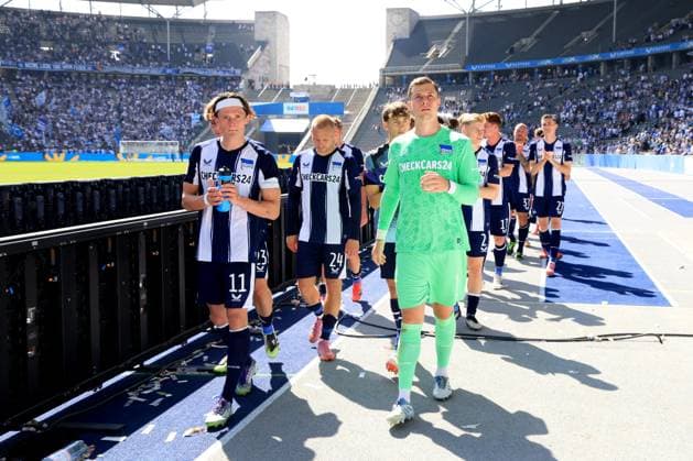 DEU, DFL, 2. FBL, Hertha BSC vs. Karlsruher SC, 10.08.2025, Berliner Olympiastadion, Berlin, DEU, DFL, 2. FBL, Hertha BSC vs. Karlsruher SC, im Bild Hertha-Spielerkreis, Fabian Reese (Hertha BSC Berlin 11), Tjark Ernst (Hertha BSC Berlin 1) DFL - regulations prohibit any use of Photographs as image sequences and or quasi-video nordphotoxGmbHx xEngler nph00076