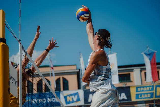 Beach volleyball, Beachvolleyball - Baden Challenge BADEN,AUSTRIA,10.AUG.25 - BEACH VOLLEYBALL - FIVB World Tour - Baden Challenge. Image shows Jacob Hoelting Nilsson (SWE).  GEPAxpictures xAlexanderxSolc