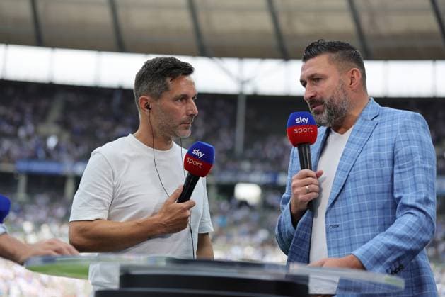 2 Soccer Bundesliga, Hertha BSC Karlsruher SC Coach Stefan Leitl Hertha BSC Berlin in an interview with Torsten Mattuschka, during the match in the 2 Soccer Bundesliga, Hertha BSC Karlsruher SC in Berlin, Olympiastadion, on 10 08 2025 DFB regulations prohibit any use of photographs as image sequences and or quasi video Copyright: xBEAUTIFULxSPORTS Frankex