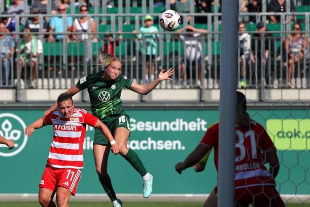 VfL Union Berlin, Women Wolfsburg, 10 08 2025, FOOTBALL VfL Wolfsburg vs Union Berlin, Test match, Season 2025 26 Dina Orschmann Union Berlin , Camilla Küver VfL Wolfsburg Wolfsburg