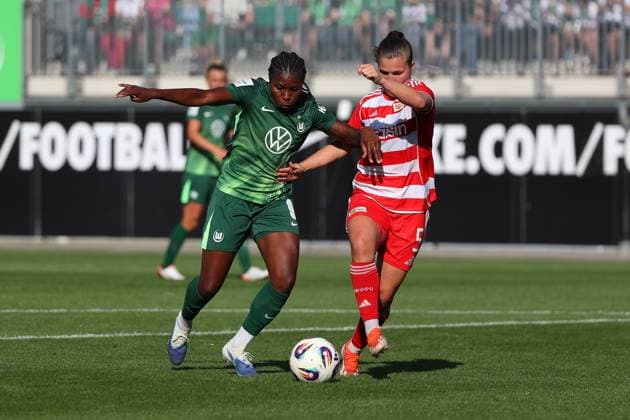 VfL Union Berlin, Women Wolfsburg, 10 08 2025, FOOTBALL VfL Wolfsburg vs Union Berlin, Test match, Season 2025 26 Lineth Beerensteyn VfL Wolfsburg , Katja Orschmann Union Berlin Wolfsburg
