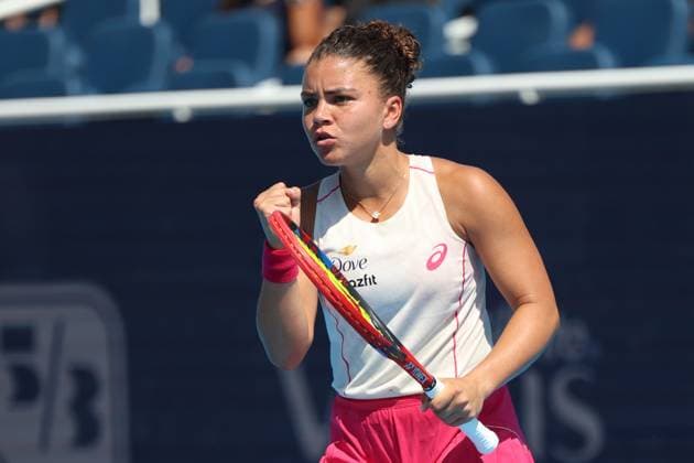 August 10, 2025, Mason, Ohio, United States: JASMINE PAOLINI of Italy during the match against M. Sakkari of Greece in the second round of the Cincinnati Open at the Lindner Family Tennis Center. Mason, Ohio. Mason United States - ZUMAc278 20250810_zsp_c278_009 Copyright: xMarcinxCholewinskix