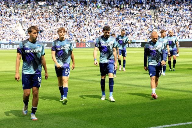DEU, DFL, 2 FBL, Hertha BSC vs Karlsruher SC, 10 08 2025, Berliner Olympiastadion, Berlin, DEU, DFL, 2 FBL, Hertha BSC vs Karlsruher SC, in the picture Hertha player, Tim Hoffmann Hertha BSC Berlin 46 , h23, Agustn Rogel Hertha BSC Berlin 3 , Jon Dabur Thorsteinsson Hertha BSC Berlin 24 DFL regulations prohibit any use of Photographs as image sequences and or quasi video nordphotoxGmbHx xEngler nph00076