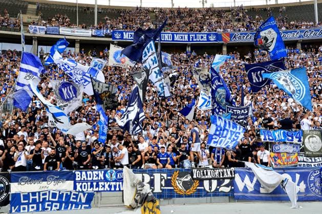 DEU, DFL, 2 FBL, Hertha BSC vs Karlsruher SC, 10 08 2025, Berliner Olympiastadion, Berlin, DEU, DFL, 2 FBL, Hertha BSC vs Karlsruher SC, im Bild KSC Fans DFL regulations prohibit any use of Photographs as image sequences and or quasi video nordphotoxGmbHx xEngler nph00076