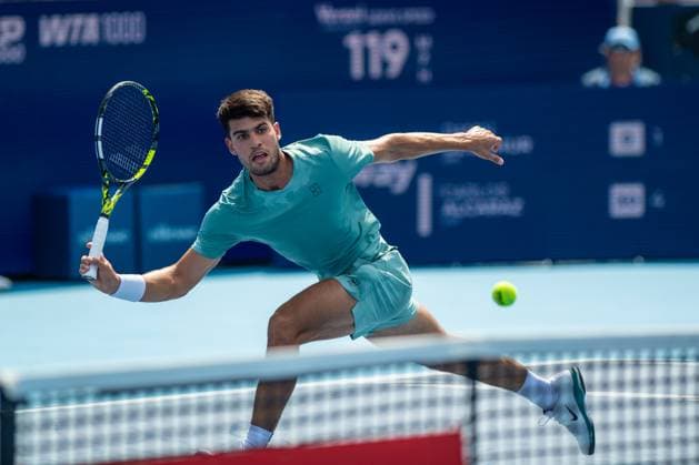 Cincinnati Open: Carlos Alcaraz V Damir Dzumhur Carlos Alcaraz is seen during his second-round match at the Cincinnati Open in Mason, Ohio, on August 10, 2025. Mason Ohio United States  Copyright: xJasonxWhitmanx originalFilename:whitman-cincinna250810_npwfP.jpg