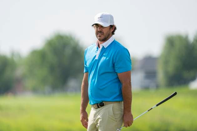 BOLINGBROOK, IL - AUGUST 10: Brooks Koepka watches other players on the green during the final round of LIV Golf Chicago on Sunday, August 10, 2025 at Bolingbrook Golf Club in Bolingbrook, IL (Photo by Ben Hsu Icon Sportswire) GOLF: AUG 10 LIV Golf Chicago EDITORIAL USE ONLY Icon224250810091