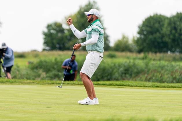 BOLINGBROOK, IL - AUGUST 10: Dean Burmester pumps his fists in celebration after winning the individual playoff round during the final round of LIV Golf Chicago on Sunday, August 10, 2025 at Bolingbrook Golf Club in Bolingbrook, IL (Photo by Ben Hsu Icon Sportswire) GOLF: AUG 10 LIV Golf Chicago EDITORIAL USE ONLY Icon224250810062