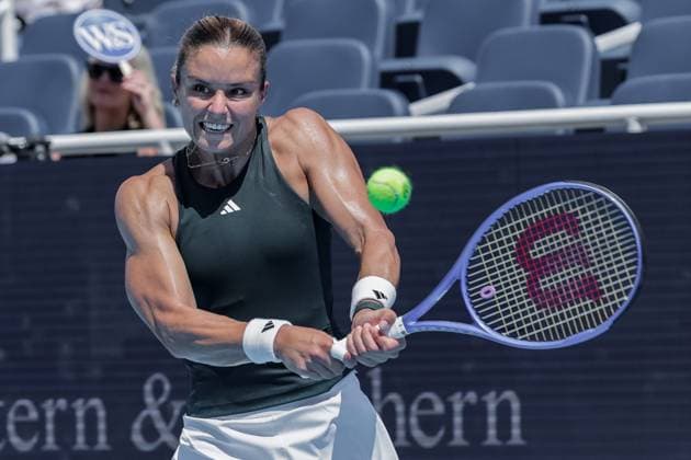 August 10, 2025, Mason, Ohio, U.S: Maria Sakkari (GRE) hits a two-handed backhand during SundayÃ¢â‚¬â ¢s second round of the Cincinnati Open at the Lindner Family Tennis Center, Mason, Oh. Mason U.S - ZUMAs304 20250810_zaf_s304_151 Copyright: xScottxStuartx