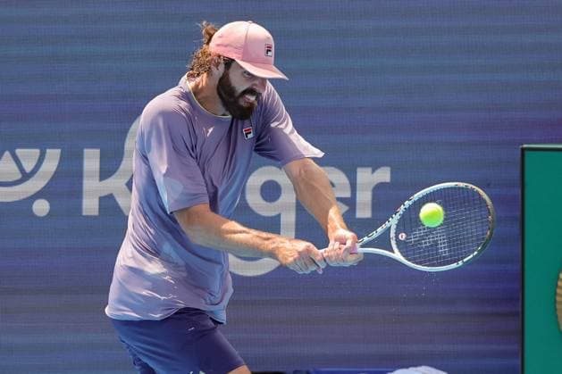 August 10, 2025, Mason, Ohio, U.S: Reilly Opelka (USA) hits a two-handed backhand during SundayÃ¢â‚¬â ¢s second round of the Cincinnati Open at the Lindner Family Tennis Center, Mason, Oh. Mason U.S - ZUMAs304 20250810_zaf_s304_190 Copyright: xScottxStuartx