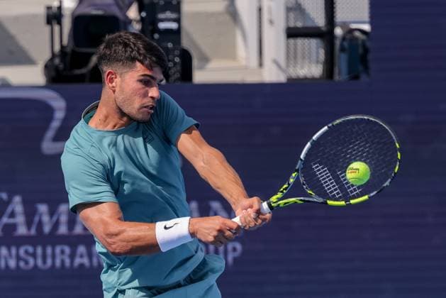 August 10, 2025, Mason, Ohio, U.S: Carlos Alcaraz (ESP) hits a two-handed backhand during SundayÃ¢â‚¬â ¢s second round of the Cincinnati Open at the Lindner Family Tennis Center, Mason, Oh. Mason U.S - ZUMAs304 20250810_zaf_s304_105 Copyright: xScottxStuartx