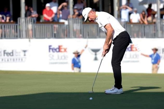 MEMPHIS, TN - AUGUST 10: Justin Rose of England makes a putt on the second playoff hole during the final round of the FedEx St. Jude Championship, August 10, 2025, at TPC Southwind in Memphis, Tennessee. (Photo by Matthew Maxey Icon Sportswire) GOLF: AUG 10 PGA, Golf Herren FedEx Cup Playoffs - FedEx St. Jude Championship EDITORIAL USE ONLY Icon250810070